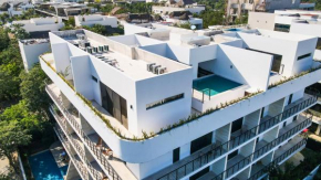 Luxe Penthouse with Rooftop Pool and Grill